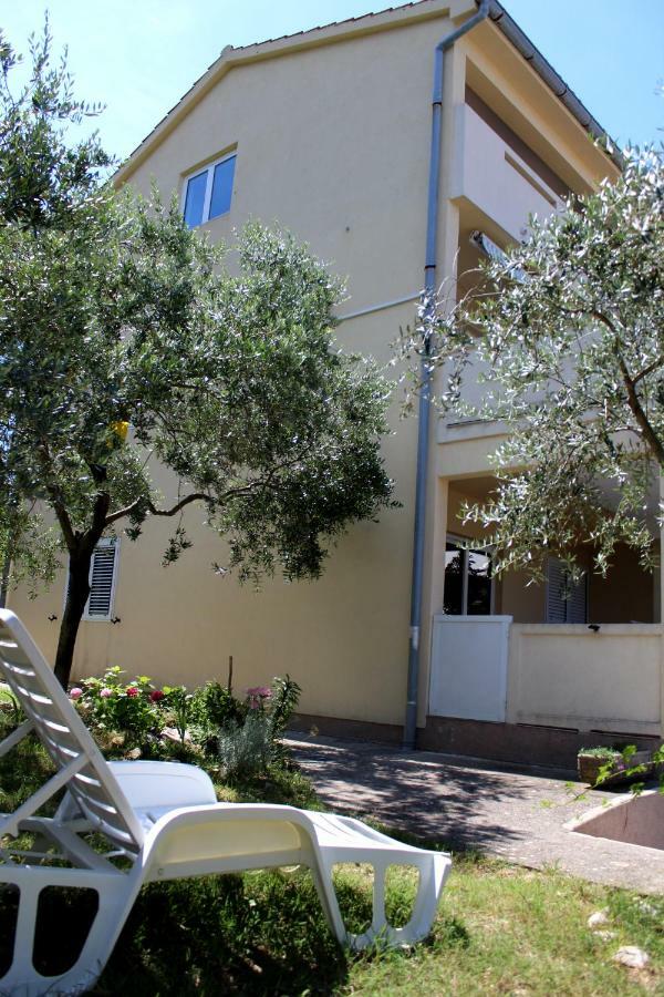 Apartments Kampor Damira Rab Town Buitenkant foto